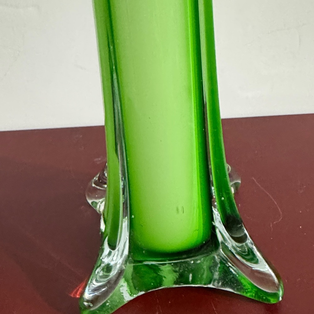 Eiffel tower vase 15.5” inch high decorative vase bright green - Picture 3 of 5